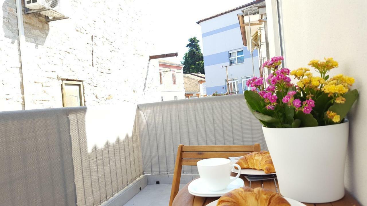 Imperia *** * Pula