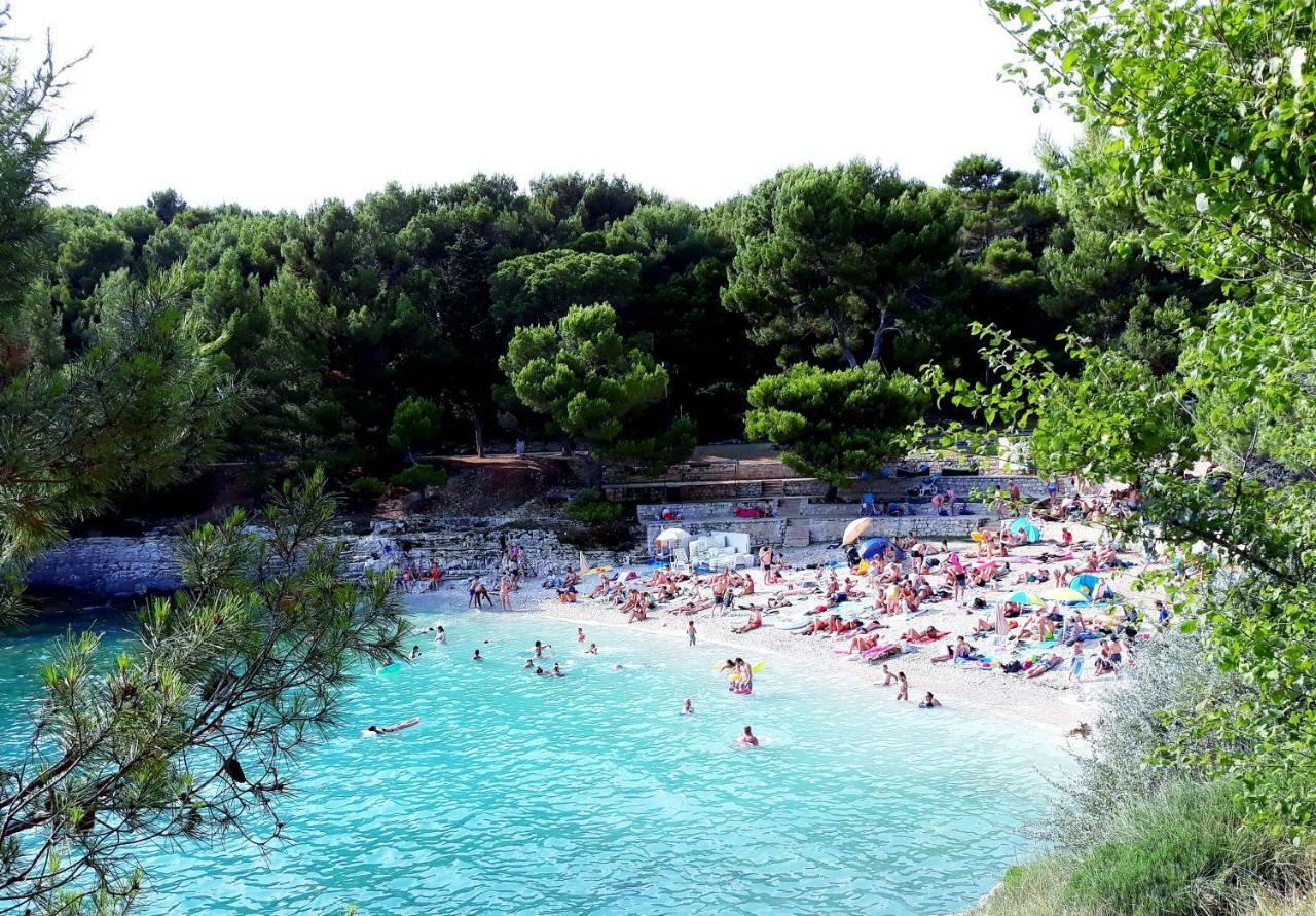 Imperia *** * Pula